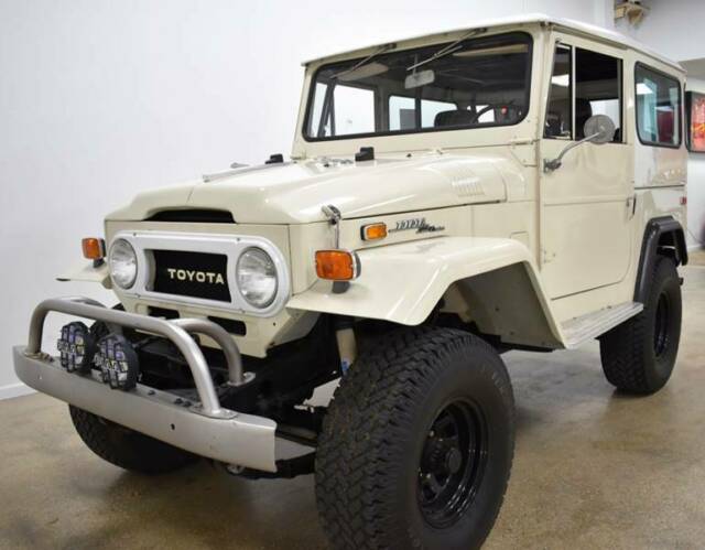 Toyota FJ Cruiser 1971 image number 27