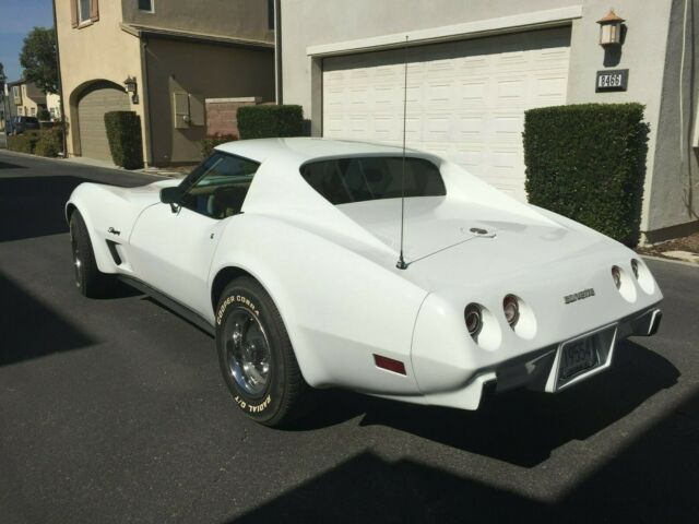 Chevrolet Corvette 1976 image number 15