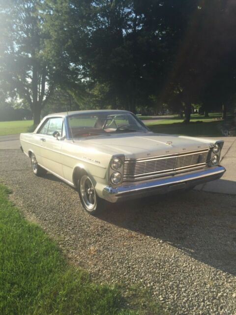 Ford Galaxie 1965 image number 7