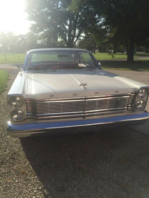 Ford Galaxie 1965 image number 8