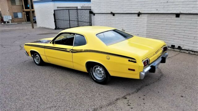 Plymouth Duster 1973 image number 32