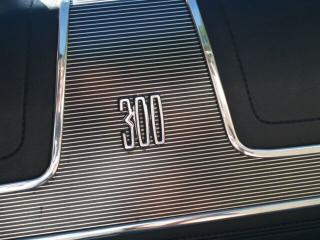 Chrysler 300 Series 1967 image number 18