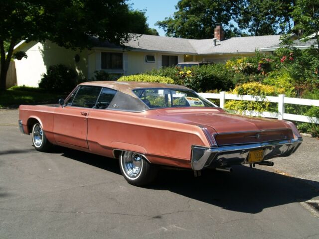 Chrysler 300 Series 1967 image number 27