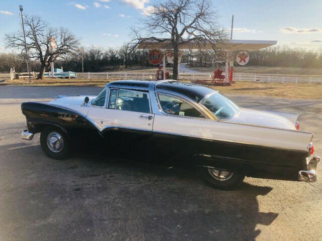 Ford Crown Victoria 1955 image number 0