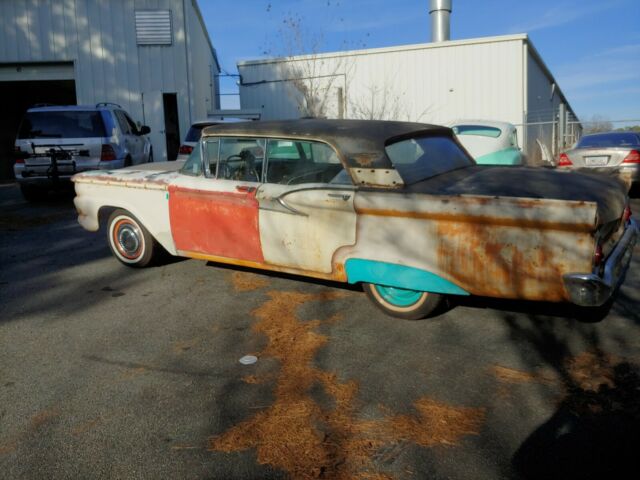 Ford Galaxie 1959 image number 0