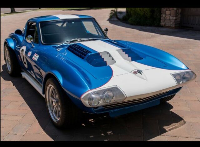 Chevrolet Corvette 1963 image number 2