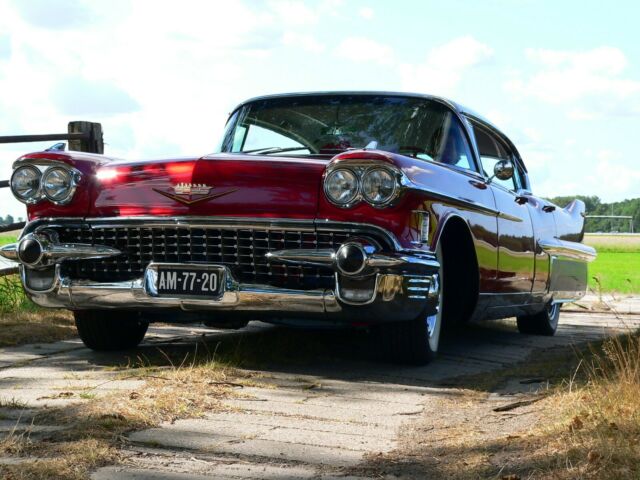 Cadillac Fleetwood 1958 image number 2