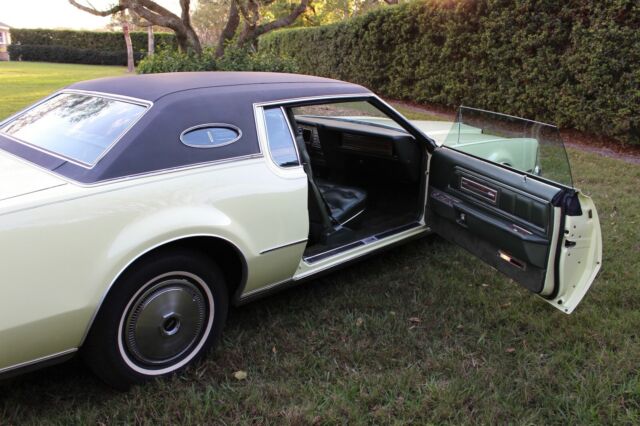 Lincoln Continental 1974 image number 39