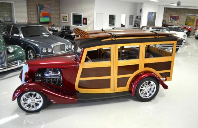 Ford Custom Woodie 1934 image number 3