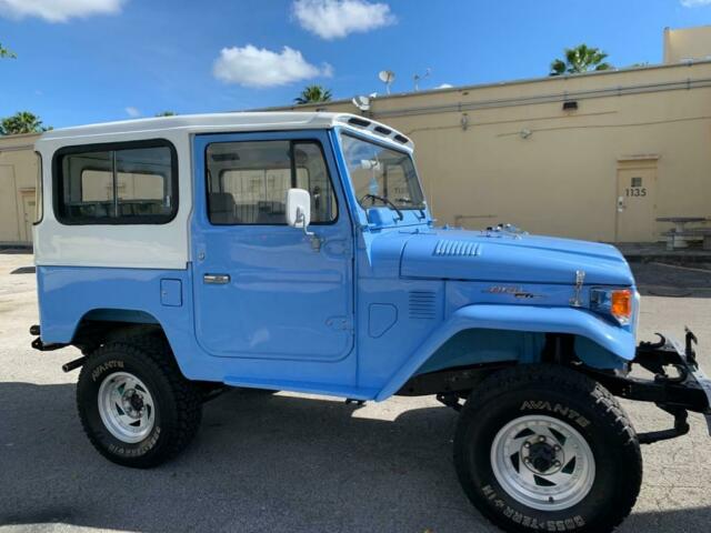 Toyota FJ Cruiser 1979 image number 17