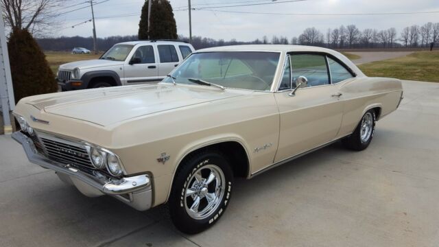 Chevrolet Impala 1965 image number 1