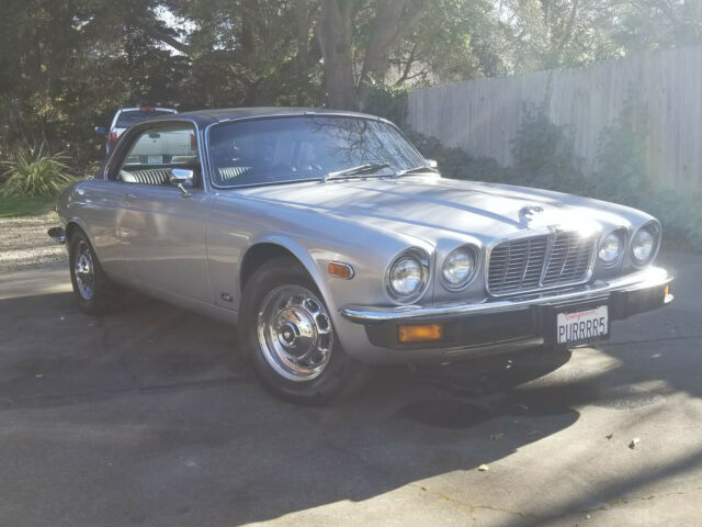 Jaguar XJ6 1977 image number 2