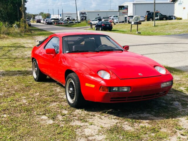 Porsche 928 1979 image number 0