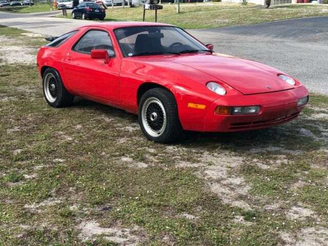 Porsche 928 1979 image number 1