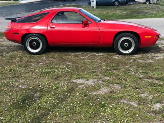 Porsche 928 1979 image number 6