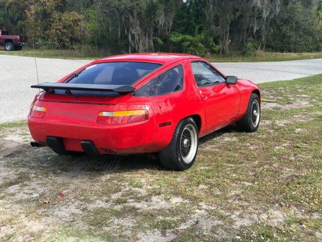 Porsche 928 1979 image number 7