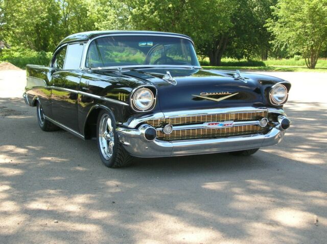 Chevrolet Bel Air/150/210 1957 image number 2