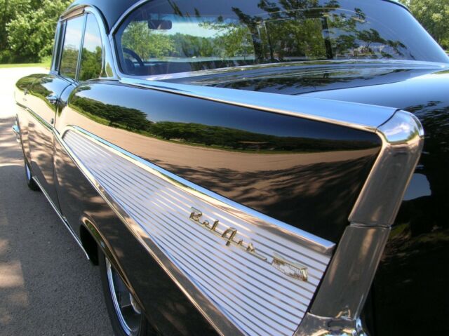 Chevrolet Bel Air/150/210 1957 image number 29