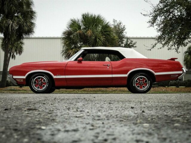 Oldsmobile Cutlass 1970 image number 28