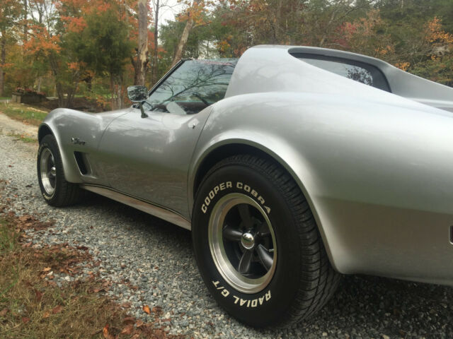 Chevrolet Corvette 1975 image number 1