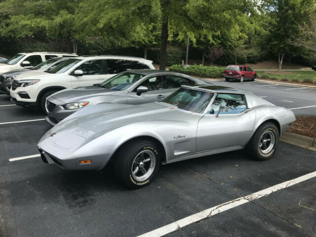 Chevrolet Corvette 1975 image number 12