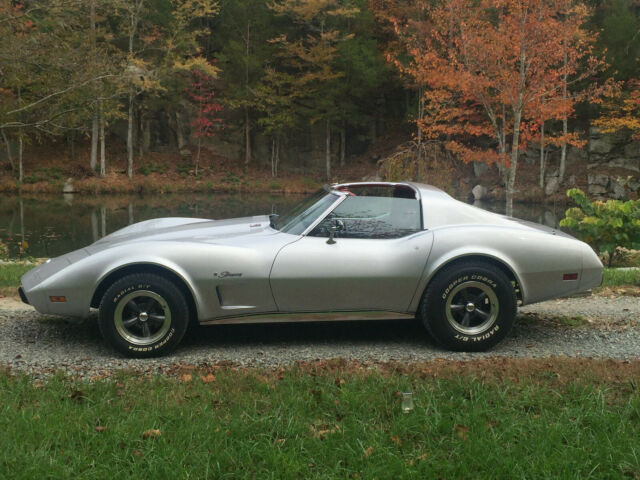 Chevrolet Corvette 1975 image number 6