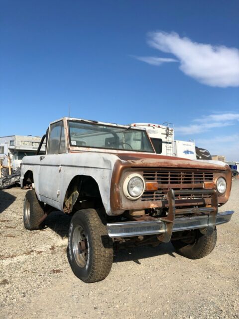 Ford Bronco 1969 image number 15