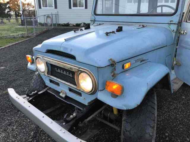 Toyota Land Cruiser 40 1970 image number 2