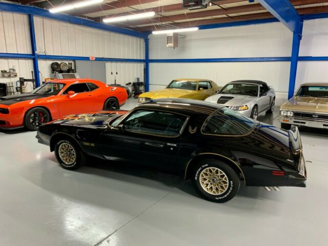 Pontiac Trans Am 1977 image number 1