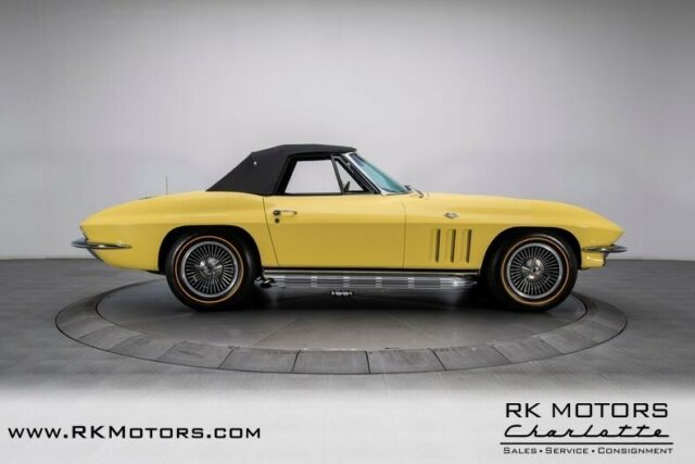 Chevrolet Corvette 1966 image number 17