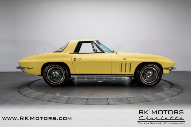 Chevrolet Corvette 1966 image number 18