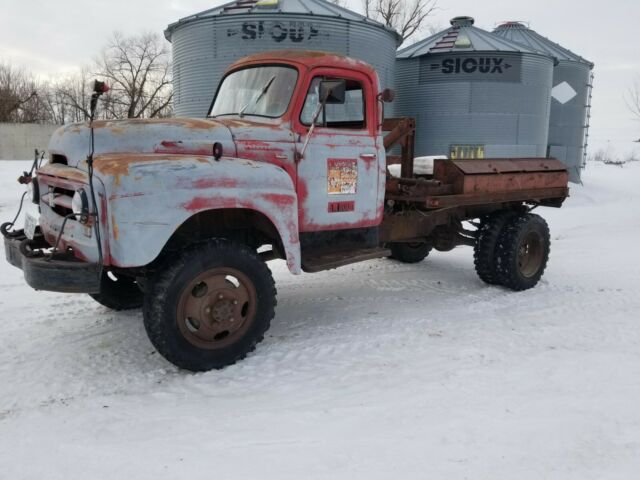 International Harvester R160 1955 image number 0