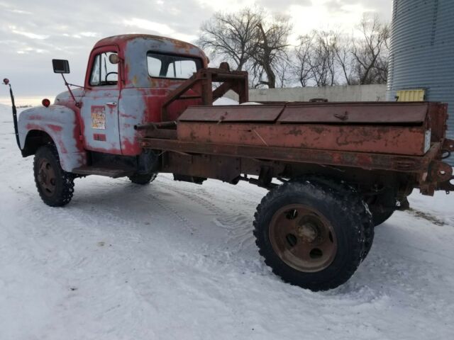 International Harvester R160 1955 image number 16