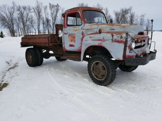 International Harvester R160 1955 image number 20