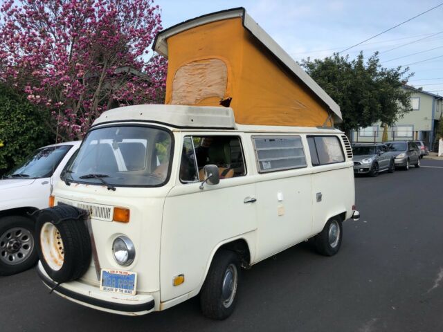 Volkswagen Bus/Vanagon 1976 image number 2