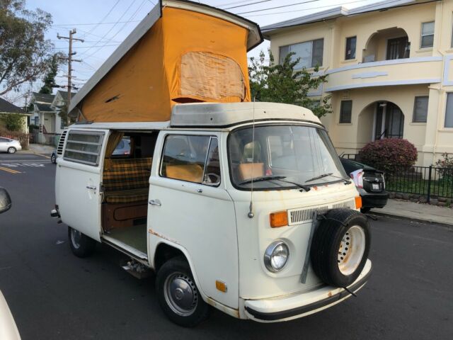 Volkswagen Bus/Vanagon 1976 image number 28