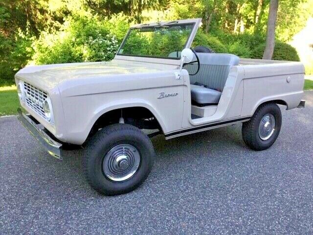 Ford Bronco 1966 image number 1