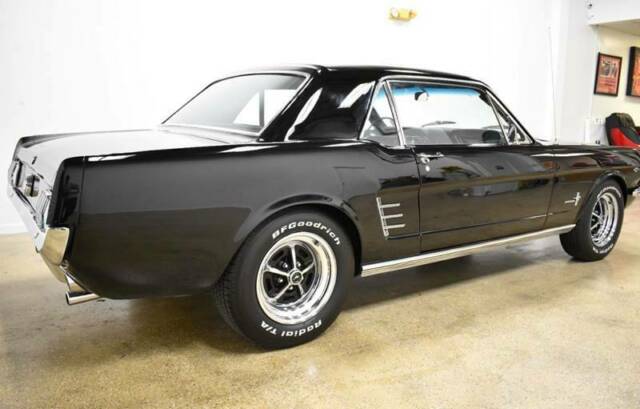 Ford Mustang 1966 image number 36