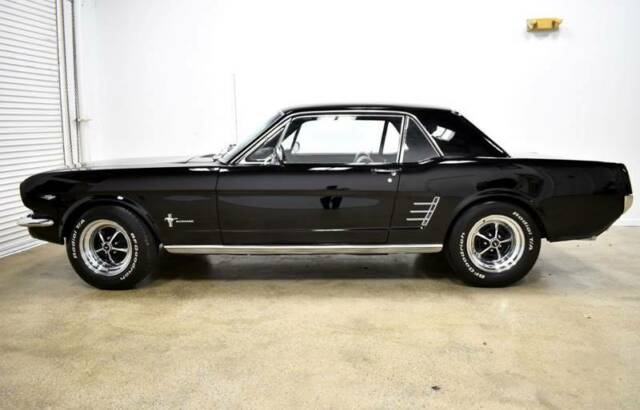 Ford Mustang 1966 image number 7