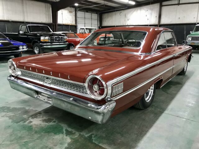 Ford Galaxie 1963 image number 28