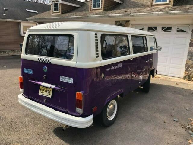 Volkswagen Bus/Vanagon 1976 image number 28