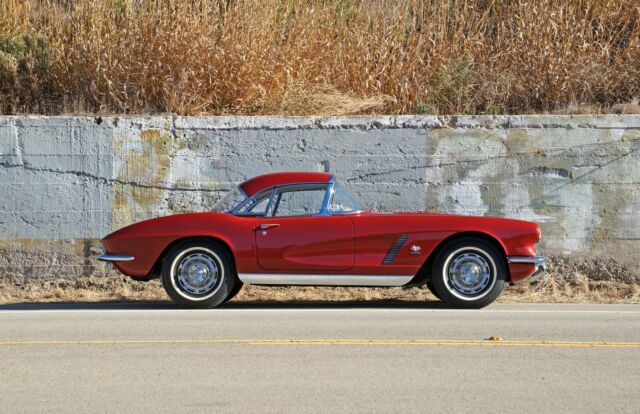 Chevrolet Corvette 1962 image number 31