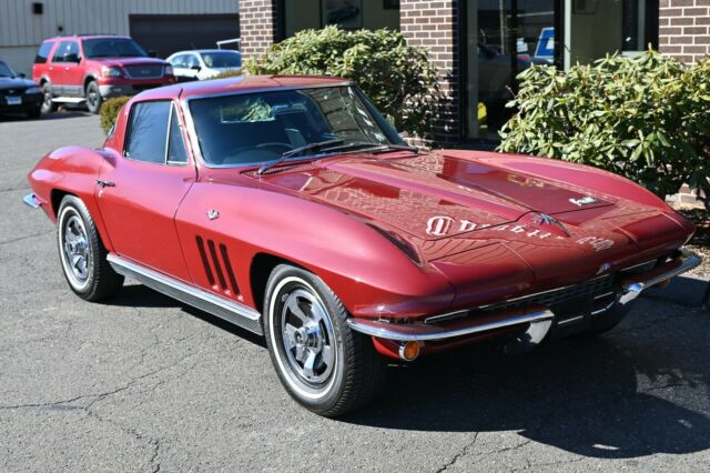 Chevrolet Corvette 1962 image number 1