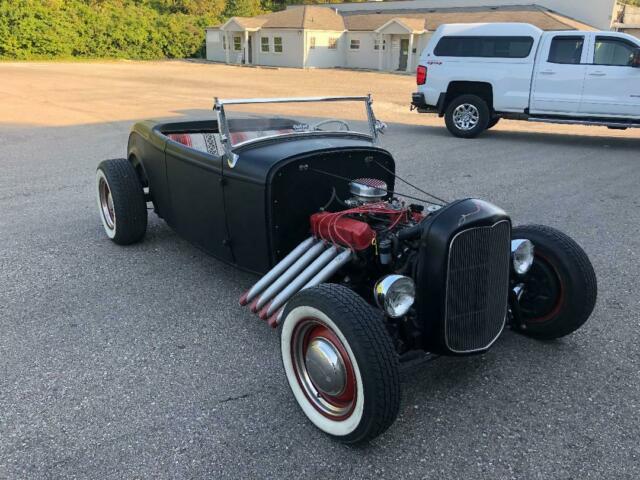 Ford Roadster 1932 image number 2