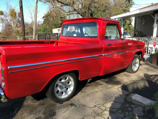 Chevrolet C-10 1965 image number 2