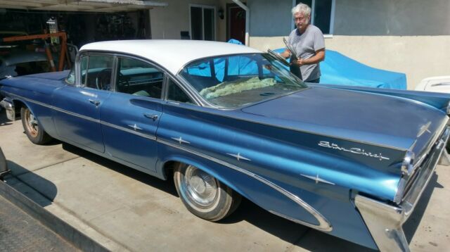 Pontiac Bonneville 1959 image number 2