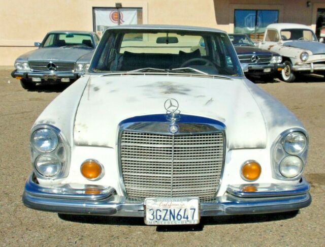 Mercedes-Benz 300-Series 1970 image number 1