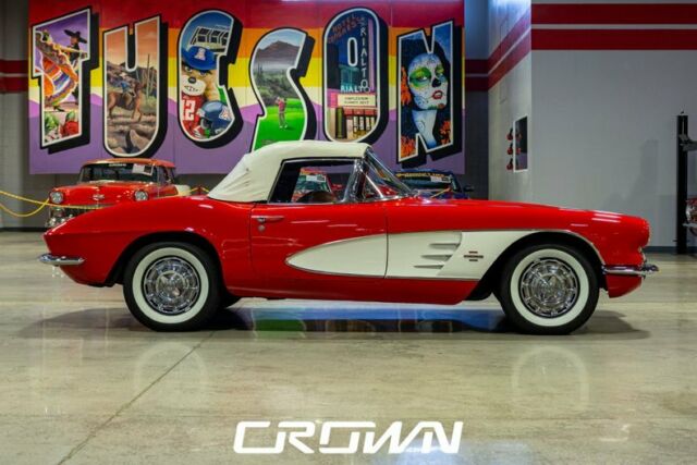 Chevrolet Corvette 1961 image number 25