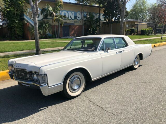 Lincoln Continental 1969 image number 0