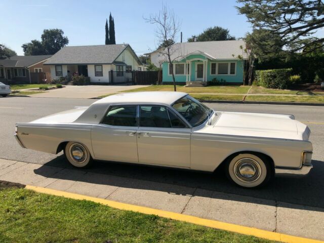 Lincoln Continental 1969 image number 2